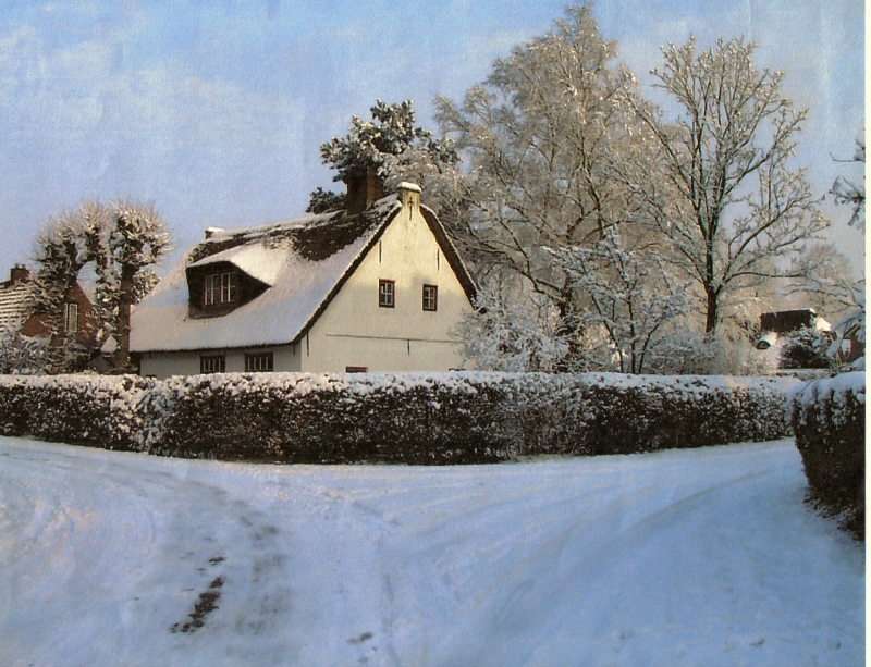huisje van Moppes in de sneeuw