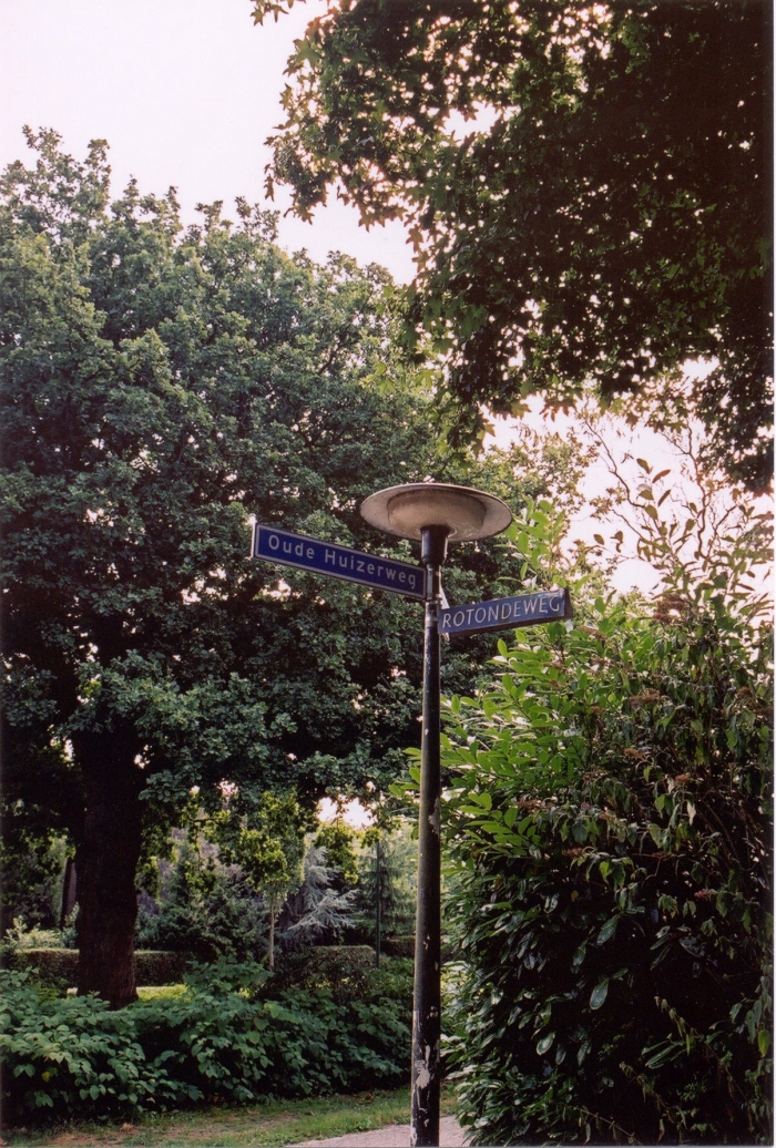 lantaarnpaal hoek Oude Huizerweg Rotondeweg