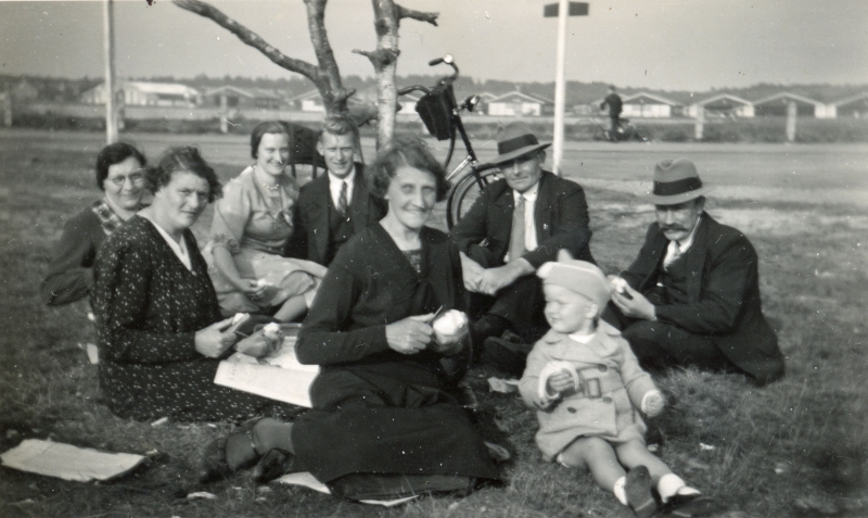 Fam van Hoven dagje uit ca.1935
