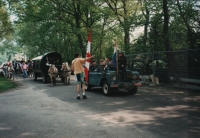 Bevrijdingsoptocht 1995 Landrover met veteranen