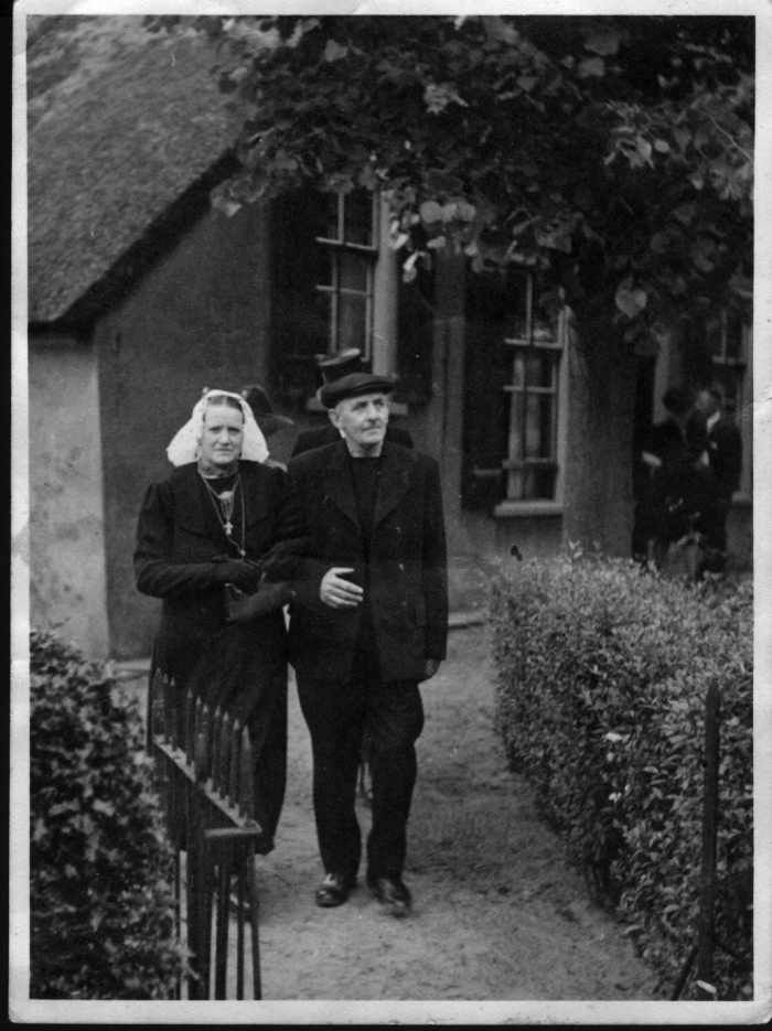 Gerrit Rigter en echtgenote in klederdracht