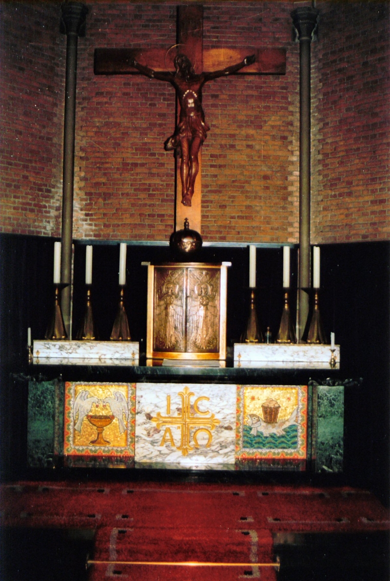 altaar voor de verbouwing 2004